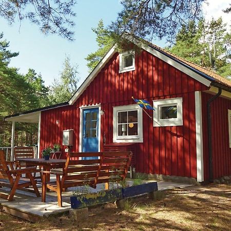 Stunning Home In Yngsjoe With Wifi エクステリア 写真
